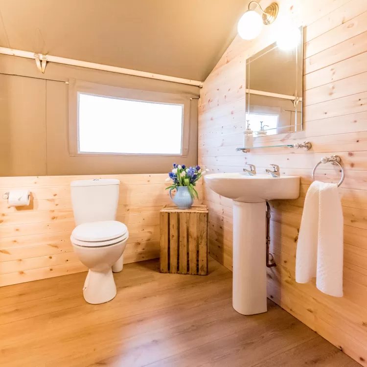 Shillingridge Glamping Safari Tent Lodge Bathroom