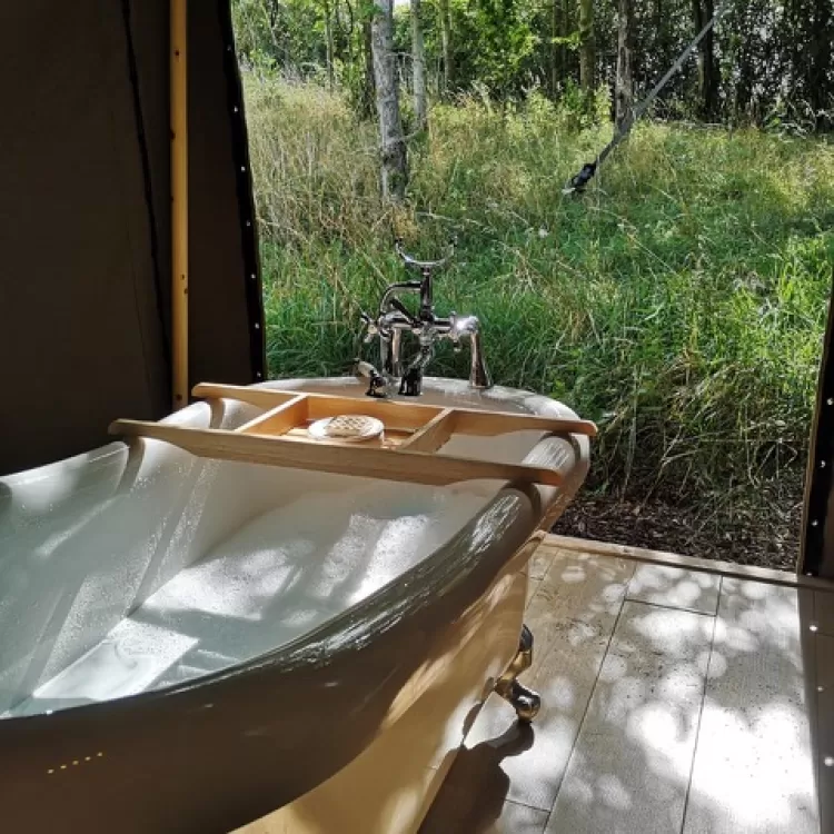 Luxury Glamping Batheroom